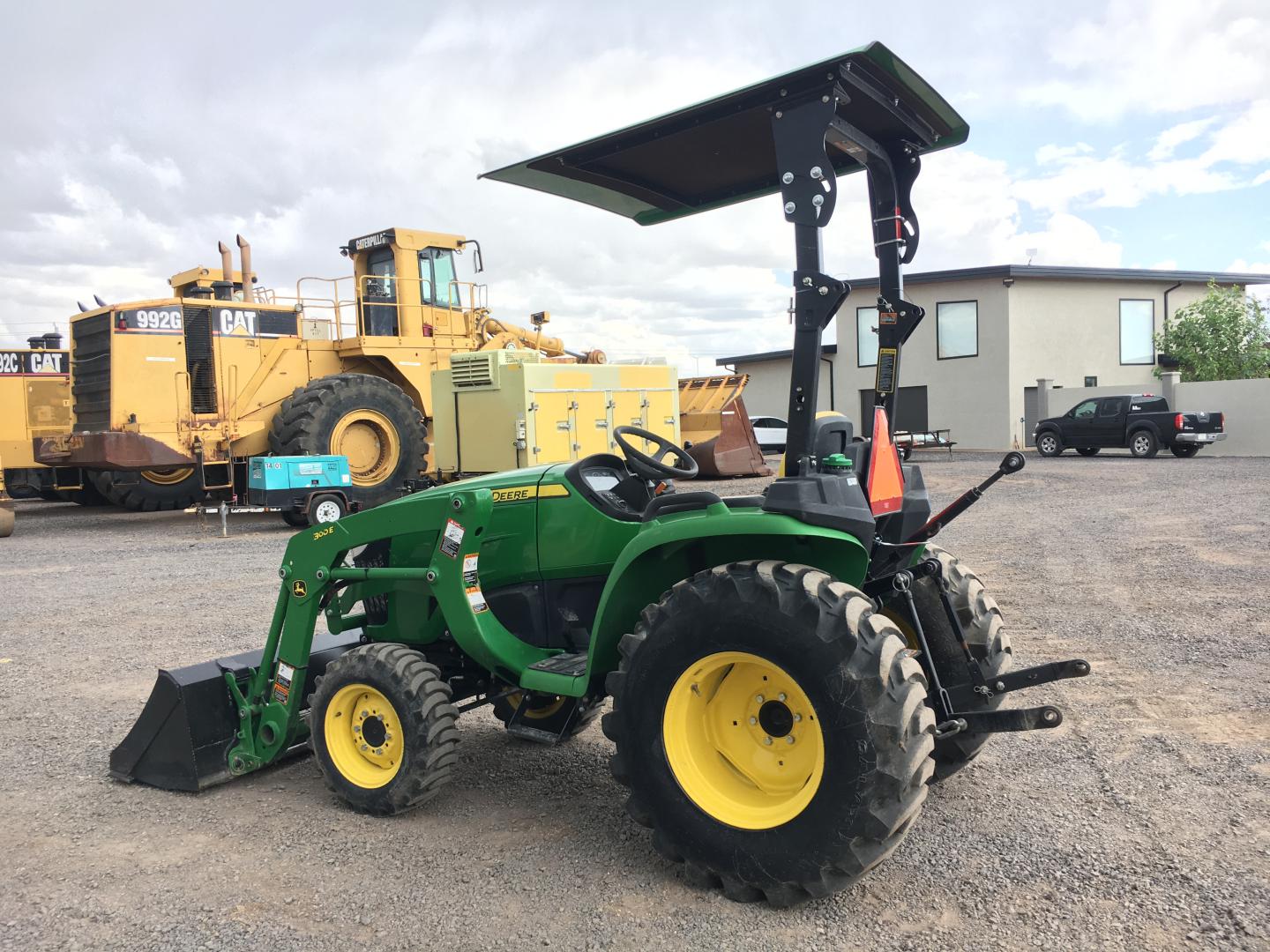 ./imagenes/INVOICE/2019/16451/TRACTOR AGRICOLA JOHN DEERE 3038E (18).JPG